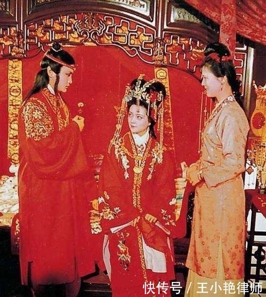 薛宝钗#《红楼梦》:宝玉和宝钗婚后,袭人为什么会被撵出贾府