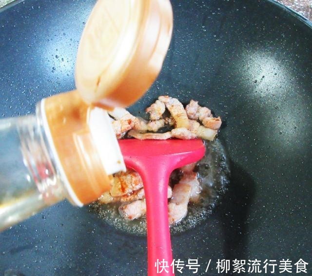 茭白|五花肉煎鸡蛋炒茭白,简单快手,鲜香下饭!