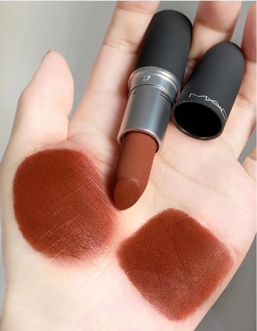 新年不知道选啥口红更出彩？这几支大牌冷门却很好看，个个都美