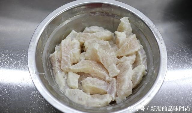  少许|适合立秋后的2道番茄菜，5分钟出锅少油盐，酸爽开胃真养眼