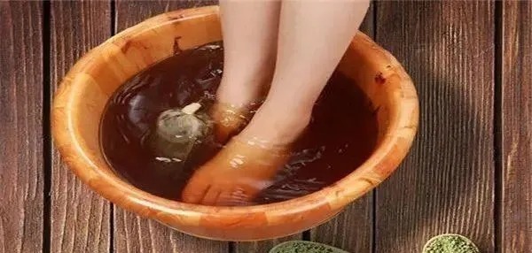 中药|泡脚加一物，静脉曲张都好了，还能通经活络，促进气血循环，助你在岁月中逆行