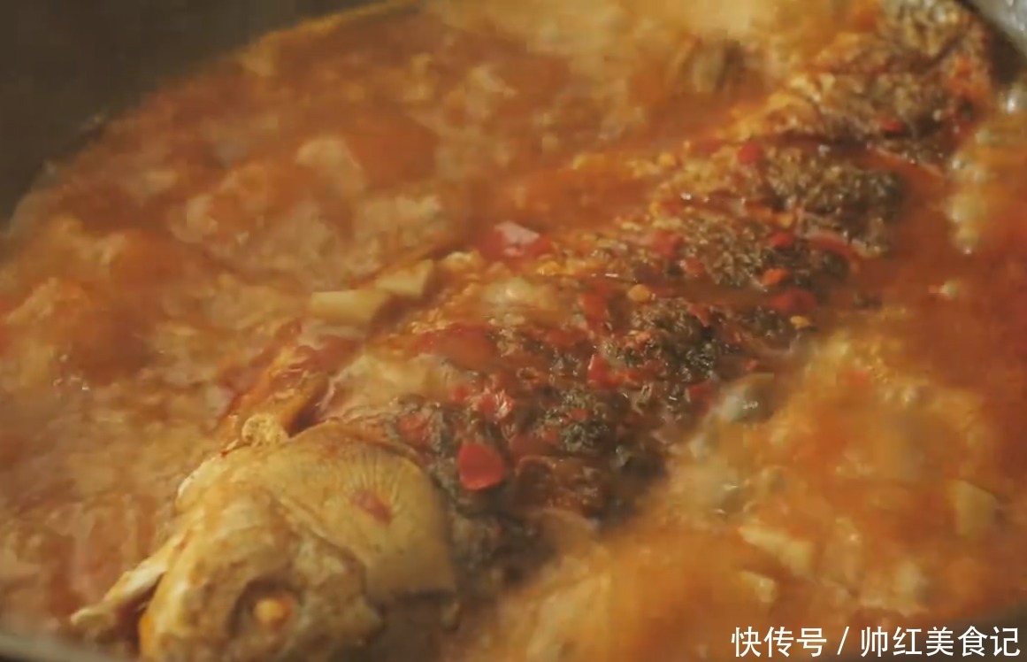 好吃|红烧鲫鱼的家常做法,肉质细嫩,鲜香味美特别好吃