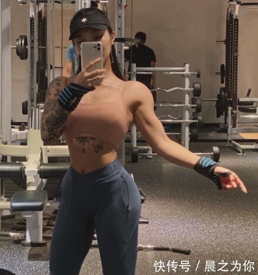 健身|健身达人宋昱欣，健美型身材超吸睛，被称为“中国版卡戴珊”