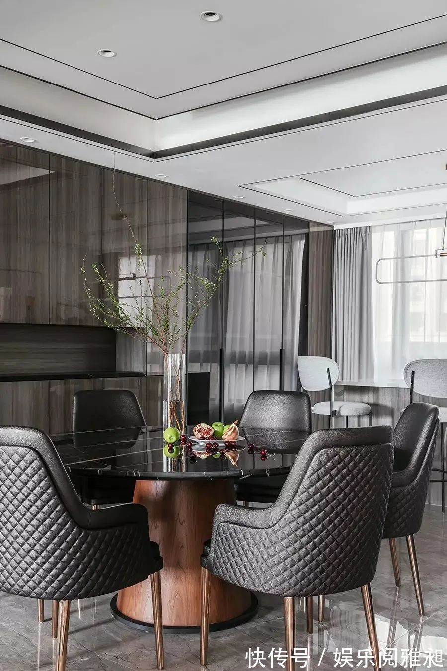 现代|262㎡现代简约大平层,简洁纯粹的空间,生活从容自然