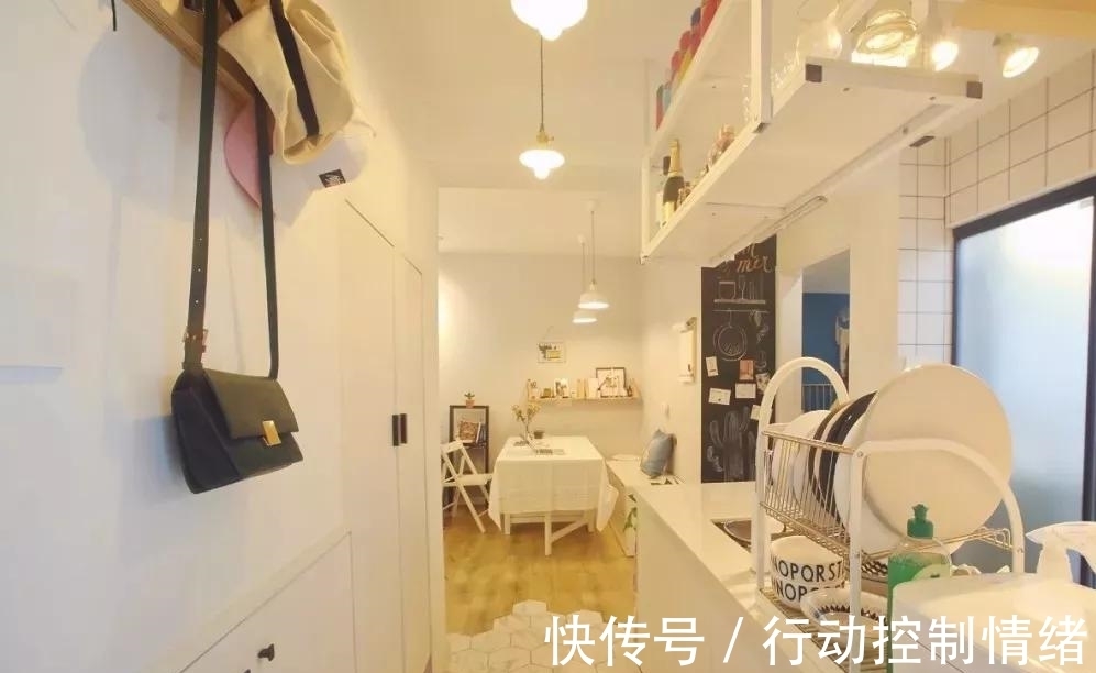 简约|60平不到的小户型,硬是被设计成时尚的2室2厅,简约时尚动人!