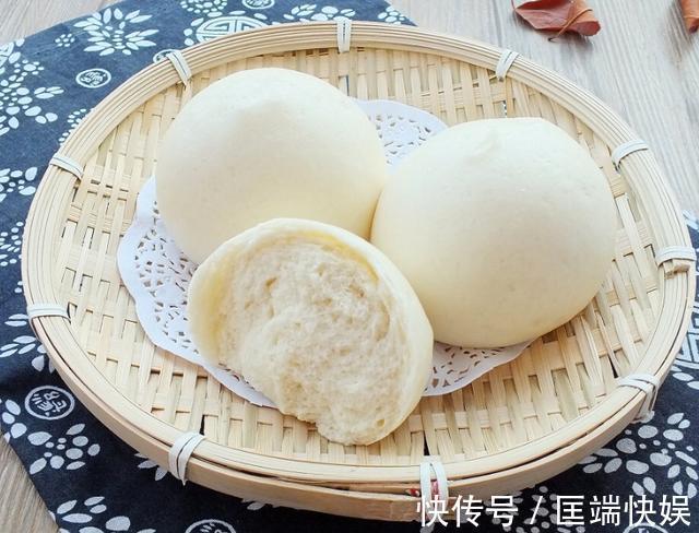 面团|发面时,别只会加酵母粉!多加1勺它,馒头膨松洁白,香甜可口
