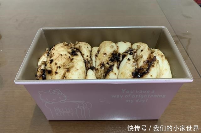 做面包时加1勺它,味道曼妙,出炉赶紧撕一块,比吐司好吃多了