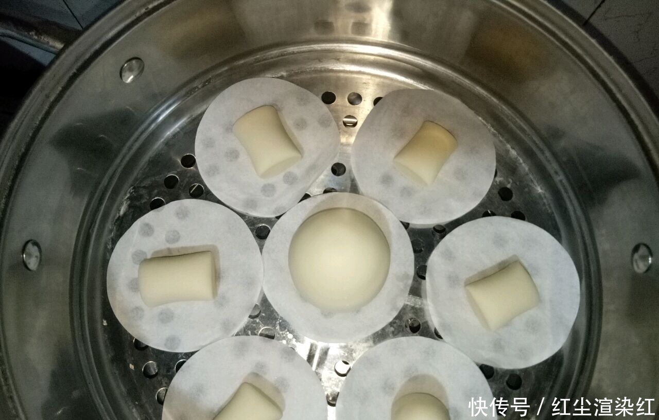 过年了要蒸馒头，别只会加酵母，多放这两样，暄软起皮，比面包香