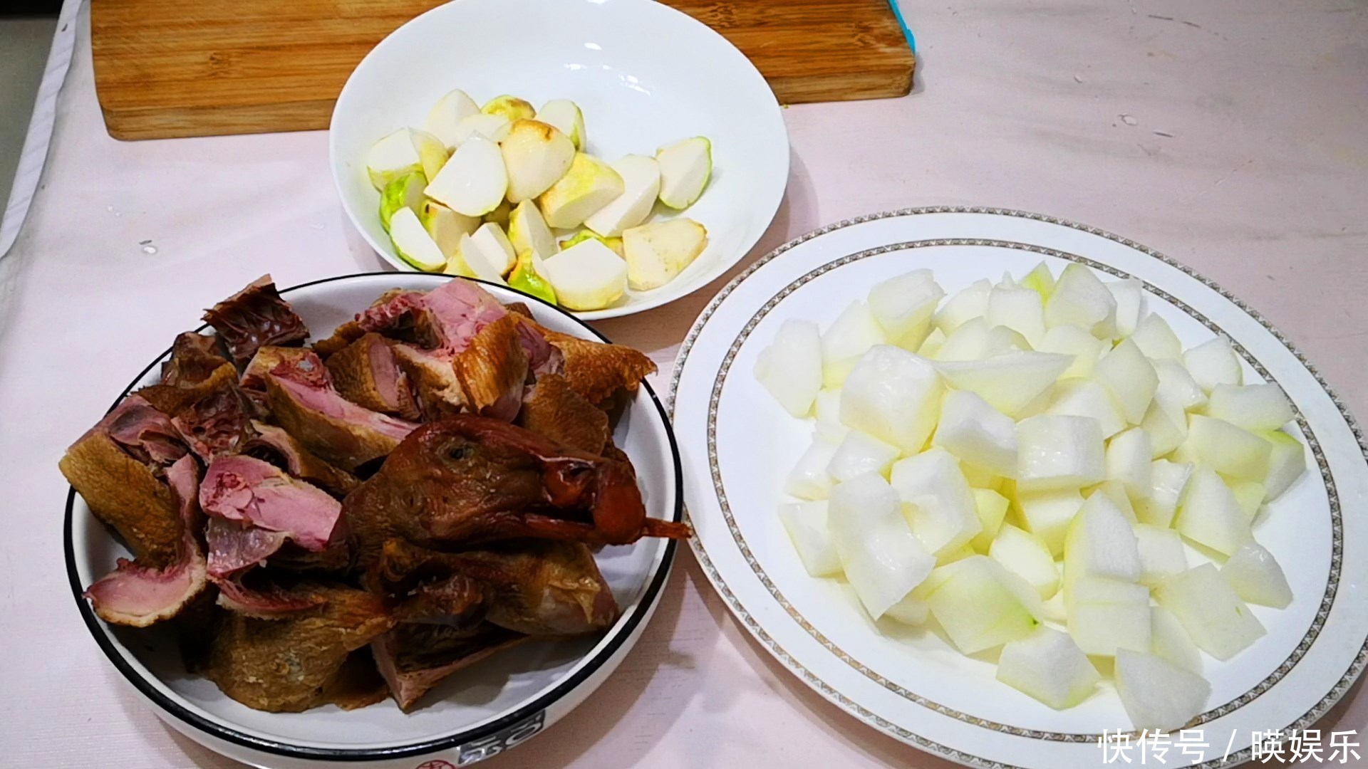 天冷了,多給家人做此湯,我家每周做2次,比大骨湯有營養,特香