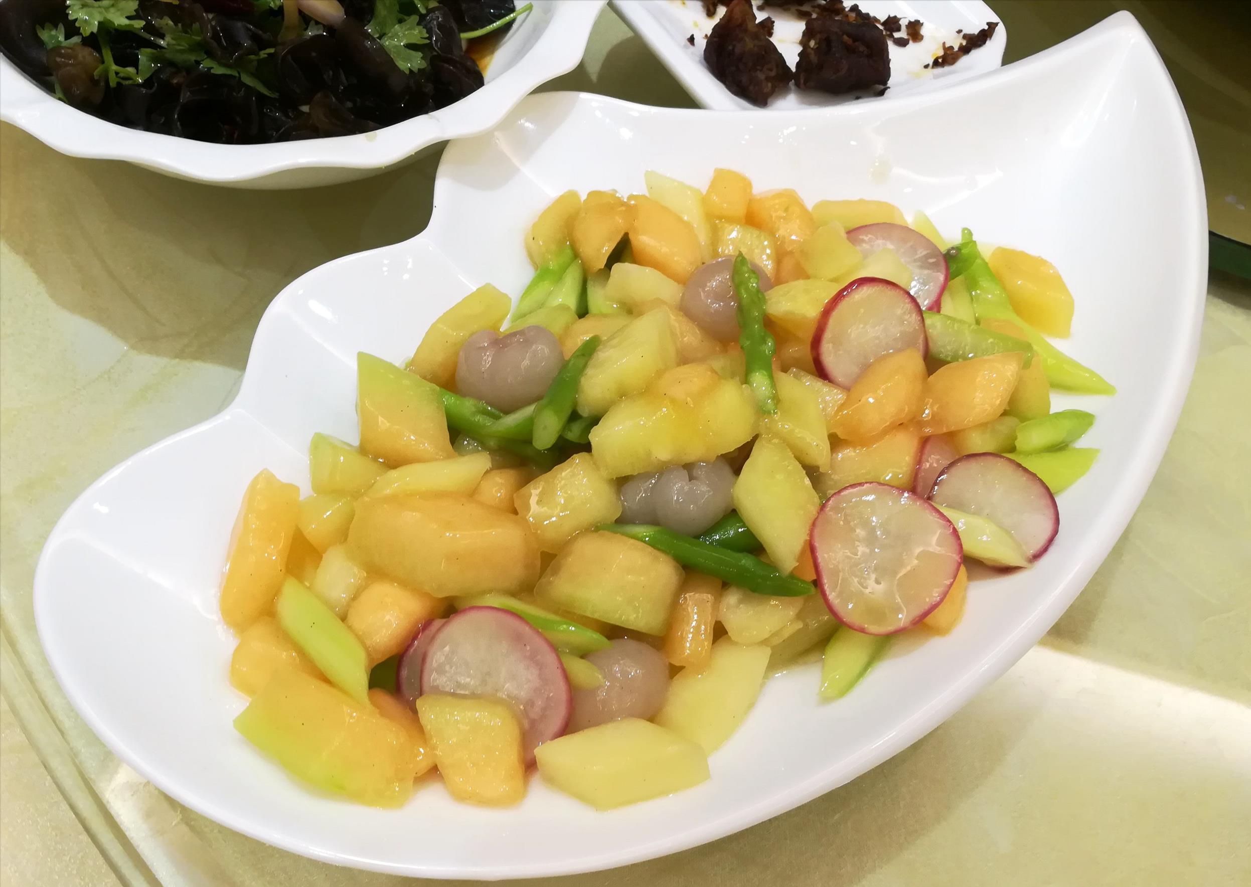 干切|姑姑生日请吃饭，一桌子菜不到400元，您看值不值？