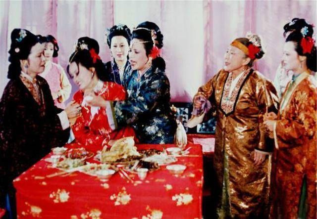 贾琏|红楼梦这3人的生日,藏着3个命案,与其中1人有很大的牵连