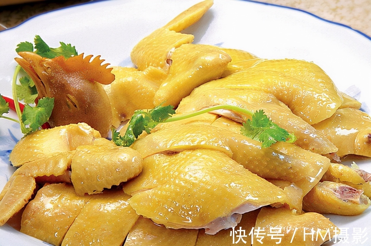 这4菜1汤已备好，荤素搭配做法简单，待客倍有面子