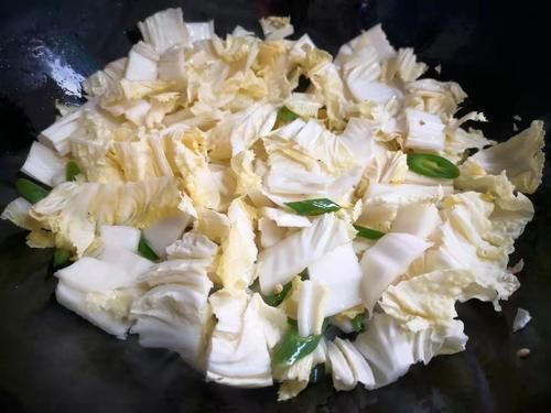 白菜和它一起炒,鲜香可口营养好,宁可不吃肉也要吃它,好吃极了