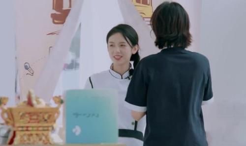 黄晓明|周也和男嘉宾热聊，却对姚安娜冷若冰霜，导演只好用字幕缓和气氛