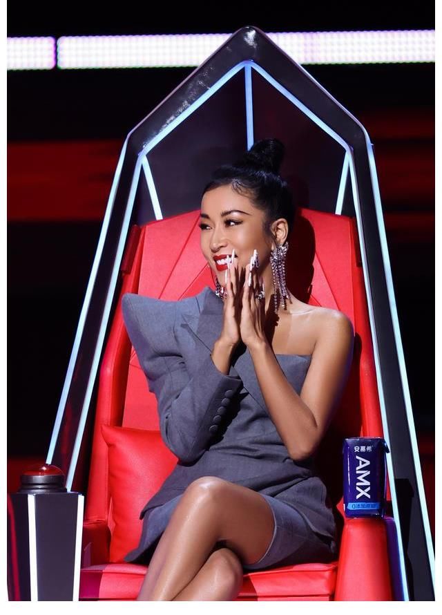 2021中國好聲音|《2021中國好聲音》董書含溫暖聲線治愈舞臺 時尚二度PK穩守席位