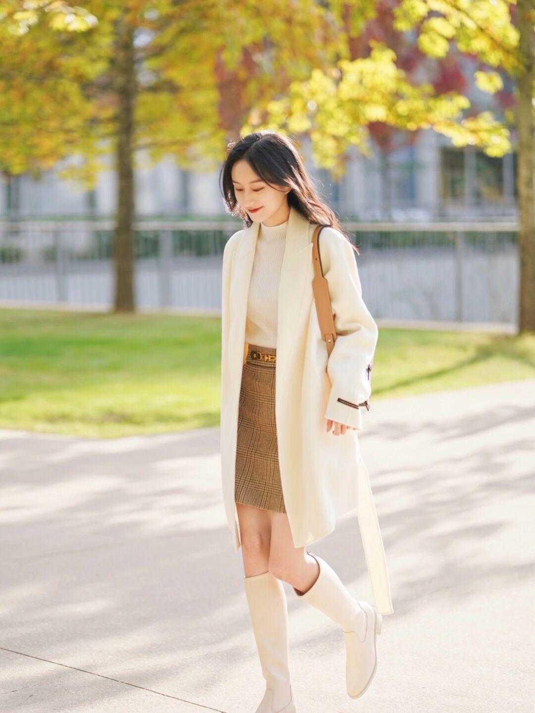 版型|白色毛衣到底有多好穿?和这“三”类外套搭配,效果超级棒