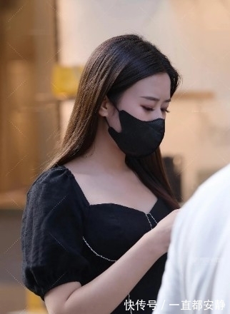 泡泡裙 黑色方领泡泡裙配蕾丝鱼尾半身裙,简单搭配,展现成熟女人魅力