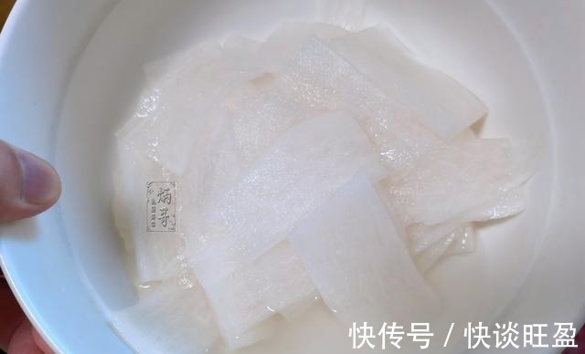 萝卜片|这开胃小菜，我家一周做8次，酸辣爽口又开胃，天天做新鲜有营养