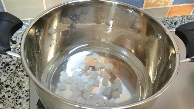 家里有橘子，把它做成橘子罐头，健康无添加，酸酸甜甜，老少都爱