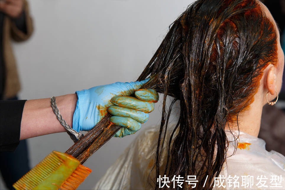 伤发|染了黑色太老气,多久可以染别的颜色?多久都染不了,除非漂发