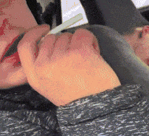 |搞笑GIF:遇到这样的女朋友,权当倒了八辈子的霉