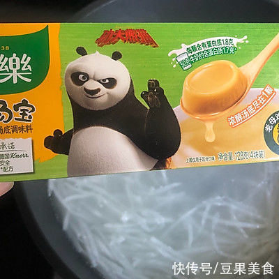 暖胃又养生,一次吃三大碗都不过瘾的虾丸萝卜丝汤