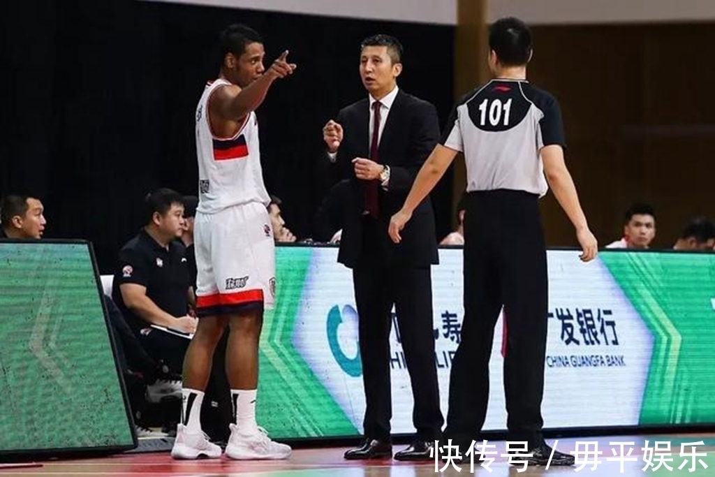 铭震|杜锋被天赋打动!24岁天才首次入选中国男篮,女友身高出众