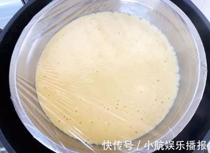 成功率|别再用电饭煲做蛋糕了,试试不锈钢盆蒸蛋糕,不分蛋,成功率更高