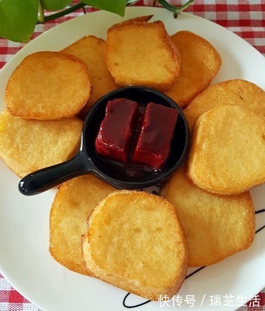 炸馒头,别直接裹鸡蛋液!大厨教你一招,金黄酥脆不吸油,特好吃