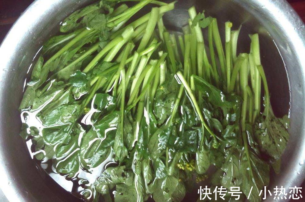 发苦|不管炒什么青菜,一旦先爆蒜下锅!炒出来的菜又老又黄,毫无营养