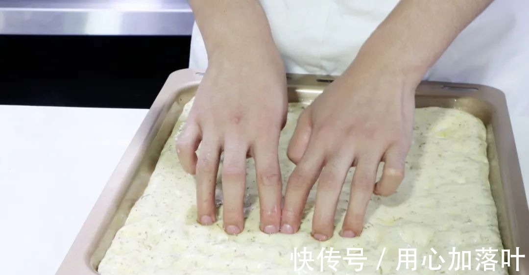 foc意大利非常流行的一种扁平面包--佛卡夏Focaccia!