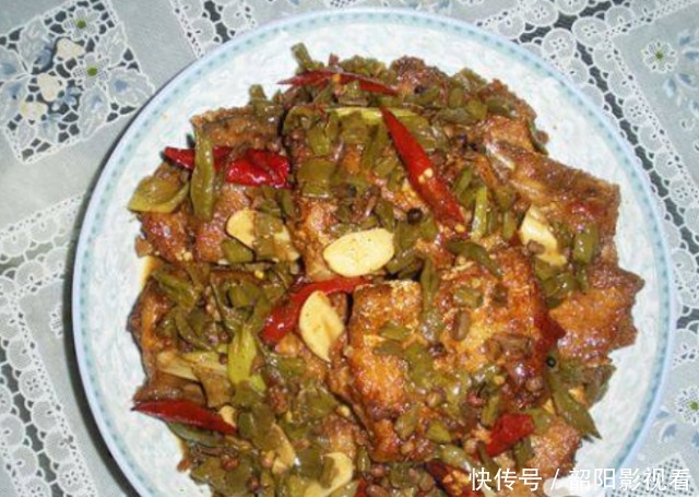好吃|带鱼最好吃的做法,简单又不腥,吃一口满嘴香,比红烧带鱼还美味