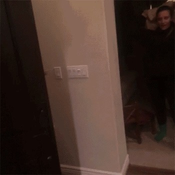 |搞笑GIF：防火防盗防闺蜜 这样的闺蜜不要也罢