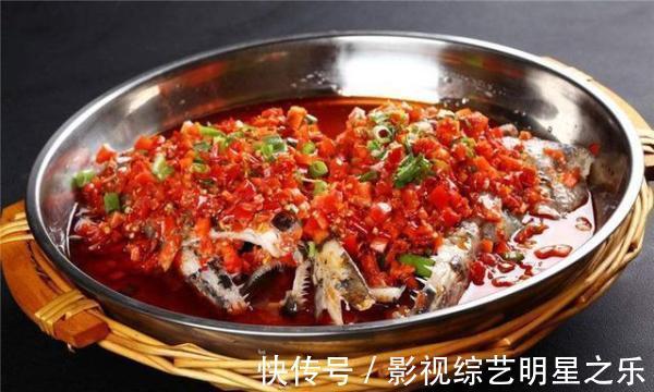 剁椒鱼头不入味?记住这一步,鱼肉鲜嫩,口感软糯