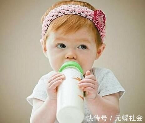 小宝宝|新手妈妈母乳不足，宝宝喝完奶粉直接被送医院，你还这样泡奶粉吗