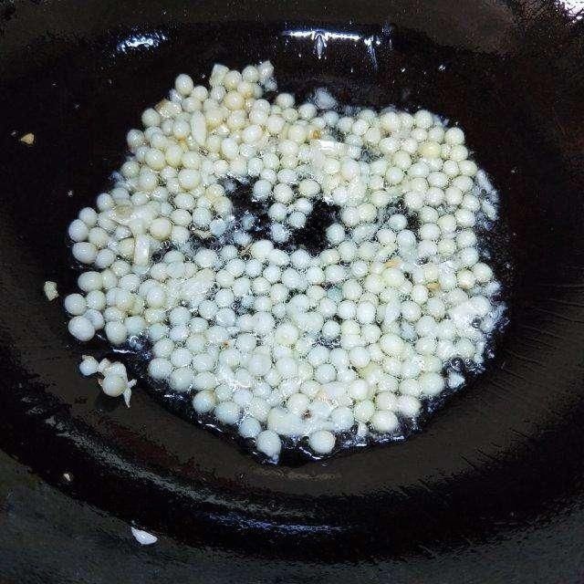 丝瓜和它一起炒,鲜甜美味,清热消暑还美白,做一盘几下就没了