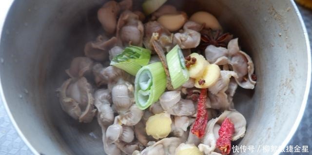 卫生|鸡胗这样做干净卫生又美味,一次一盘都吃不够