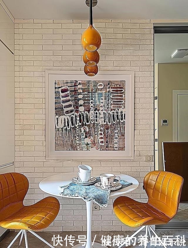 收纳|父女俩同住48㎡公寓,坚持“去客厅化”设计,全屋配色温馨舒适!