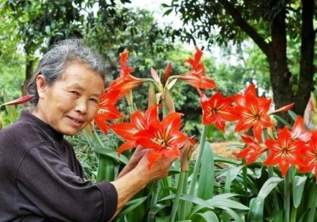 孩子|长大后很孝顺的孩子,往往具备四种特征,你家娃中二个就偷乐