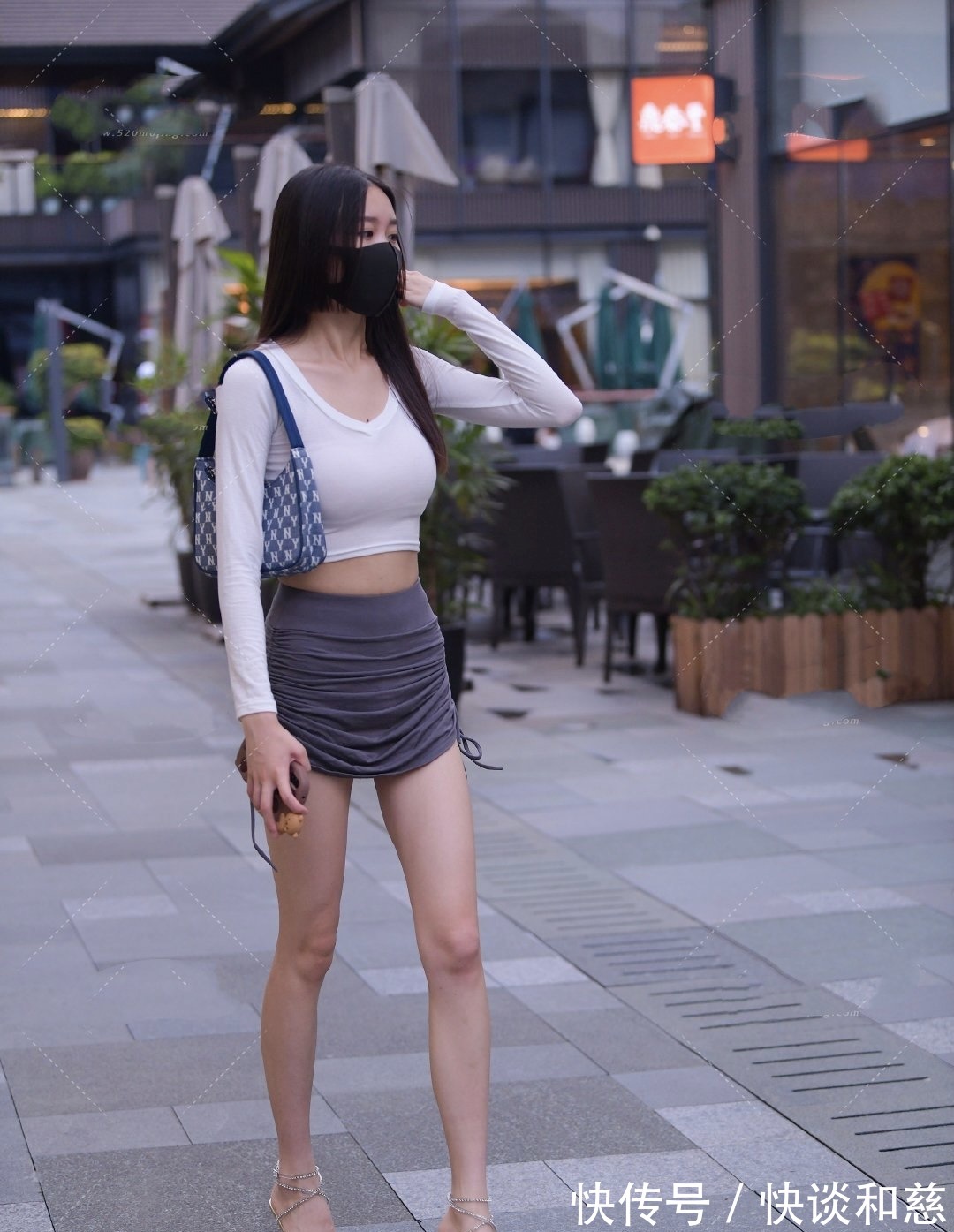 成熟|白色上衣搭配包臀裙,初夏也能穿出成熟女性的美