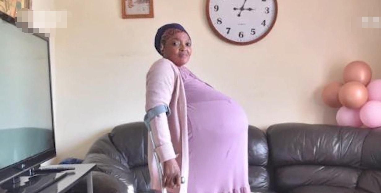 双胞胎|南非三胎妈妈自然怀孕生下十胞胎,7个儿子3个女儿,打破世界纪录