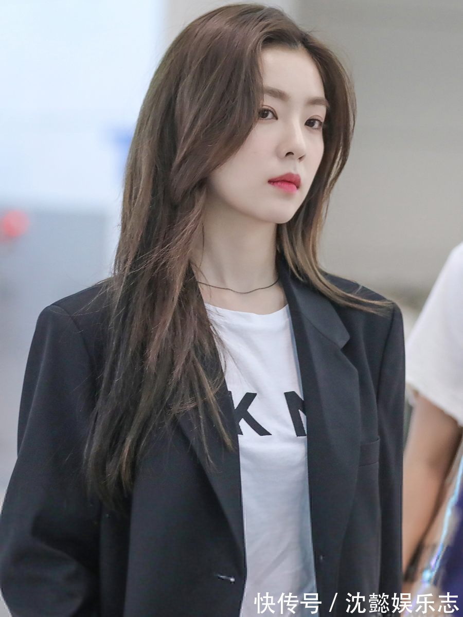 裴珠泫|RedVelvet裴珠泫与朴秀荣,剪个齐刘海,御姐变少女!