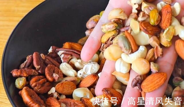 月饼|中秋节,不用烤箱,家里有平底锅就行!金黄香酥,不比买的差!