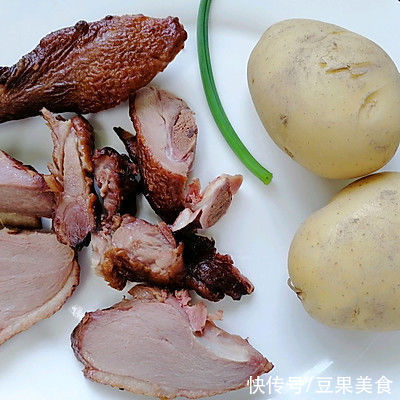 大厨教你做#精致一人食#土豆焖鸭,学会不用下馆子