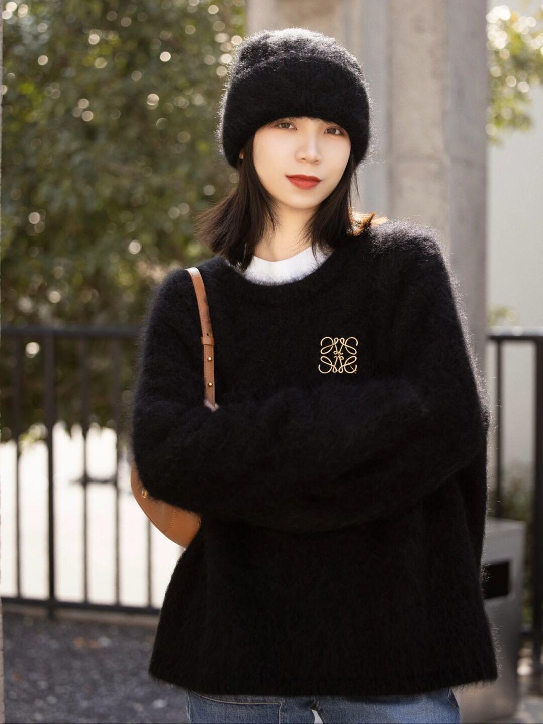 百搭 这些才是“毛衣”的高级穿法,柔软舒适又百搭,轻松穿出气质美