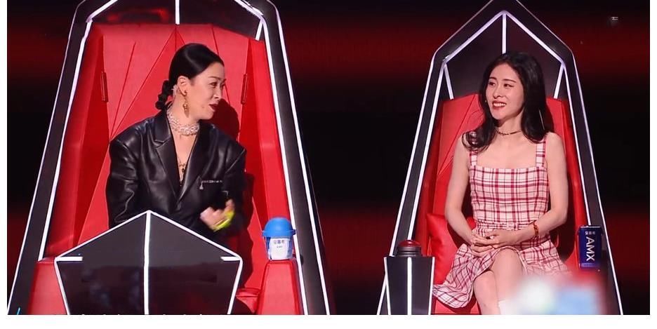 面对韦礼安，那英差点当众出丑，张碧晨一句话及时补救，情商真高