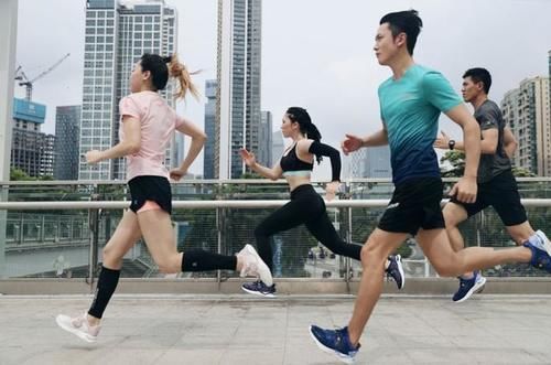 空腹|晨跑适合跑多少公里？每天坚持晨跑的人，要把握好分寸