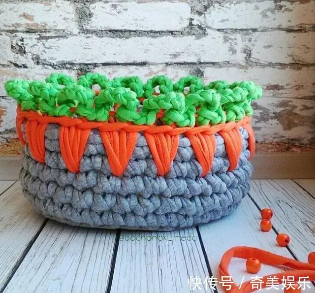 旧衣服剪几刀,制作布条线,拿来钩编收纳盒,非常实用!附教程