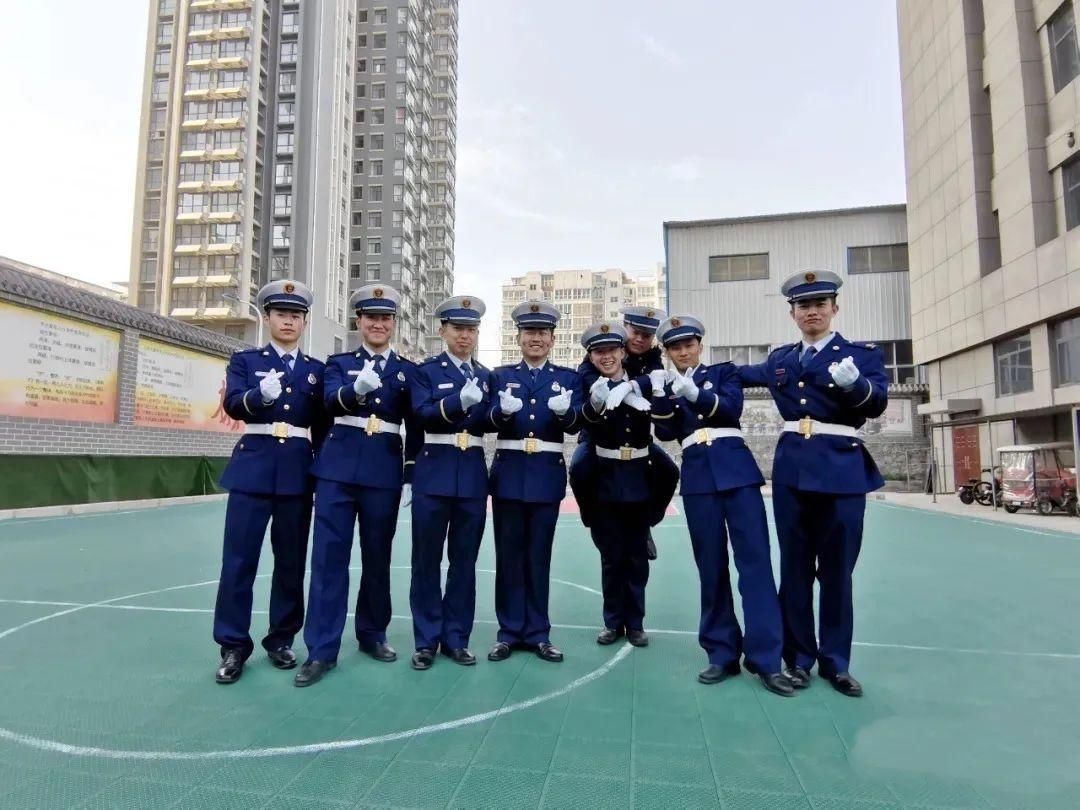  朋友|小编带你了解蓝朋友的在线表情！！