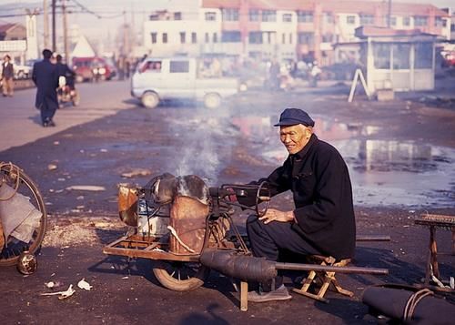 老照片：90年代的那些街头小吃，每一张都看得流口水